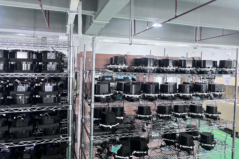 روبوت تنظيف حمامات السباحة OEM